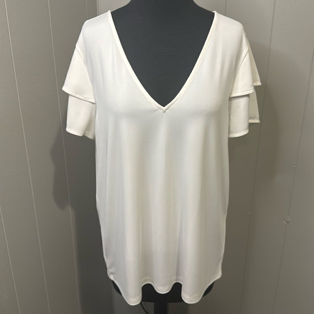 Ann Taylor off white silky flowy V neck double layer short ruffle sleeve top. Lg